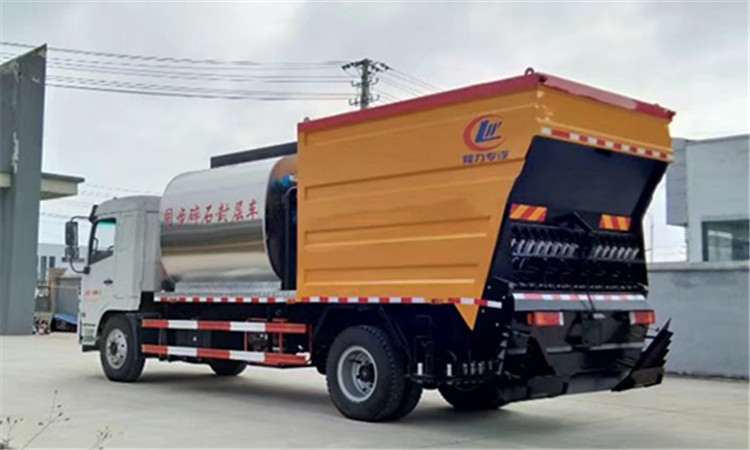 陜汽16方同步碎石封層車(chē)