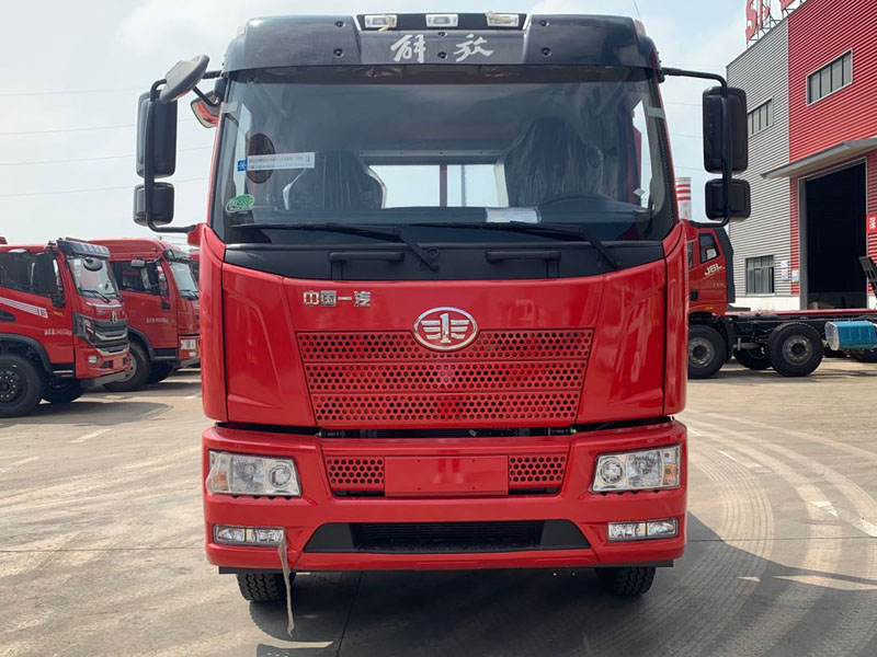 解放J6L國(guó)六平板車(chē)