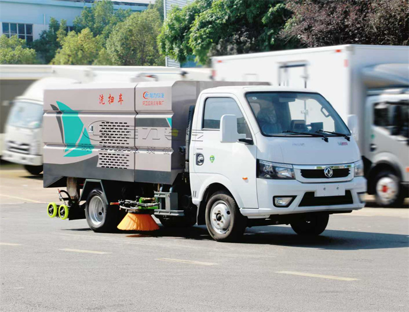 東風(fēng)途逸藍(lán)牌洗掃車